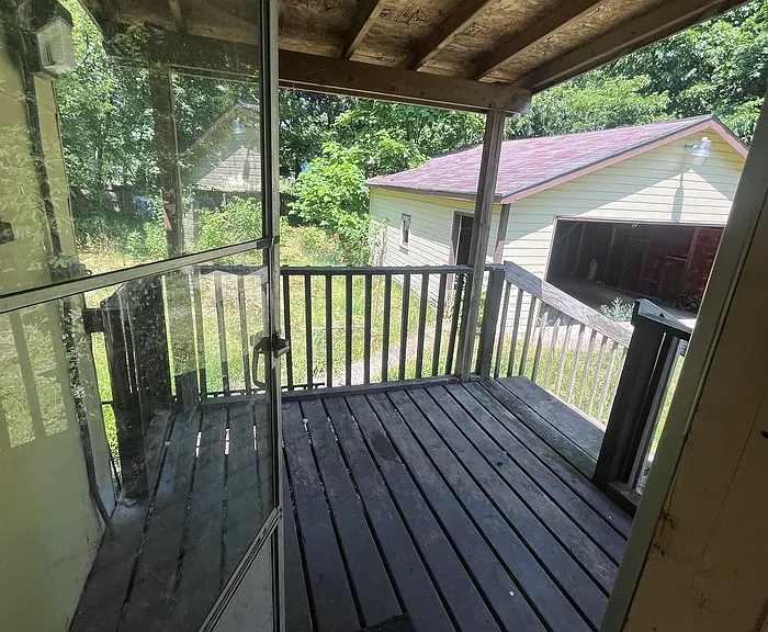 636 Florence St — Photo 22