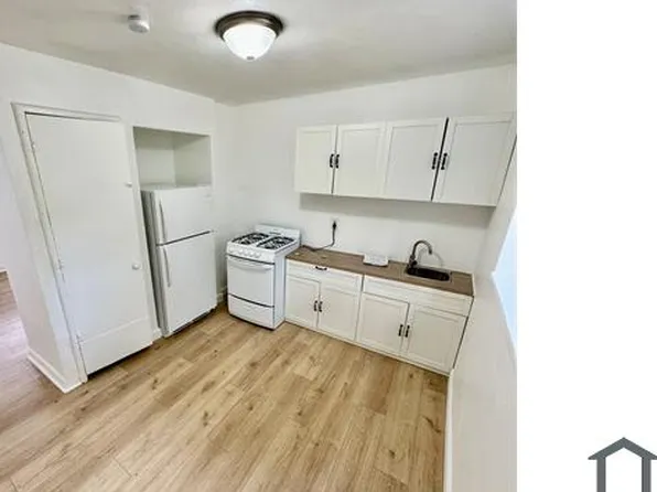 10132 Duke Dr, Saint Louis, MO 63136