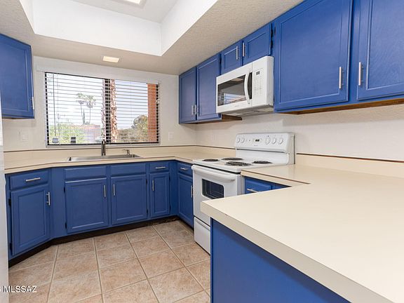 5th image of 991 W Rio Hondo