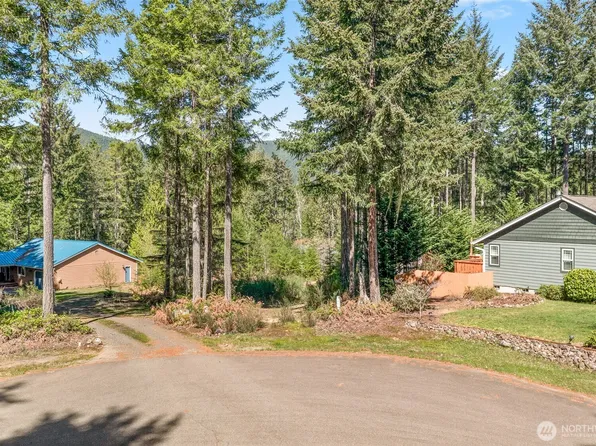60 N Beaver Place N, Hoodsport, WA 98548