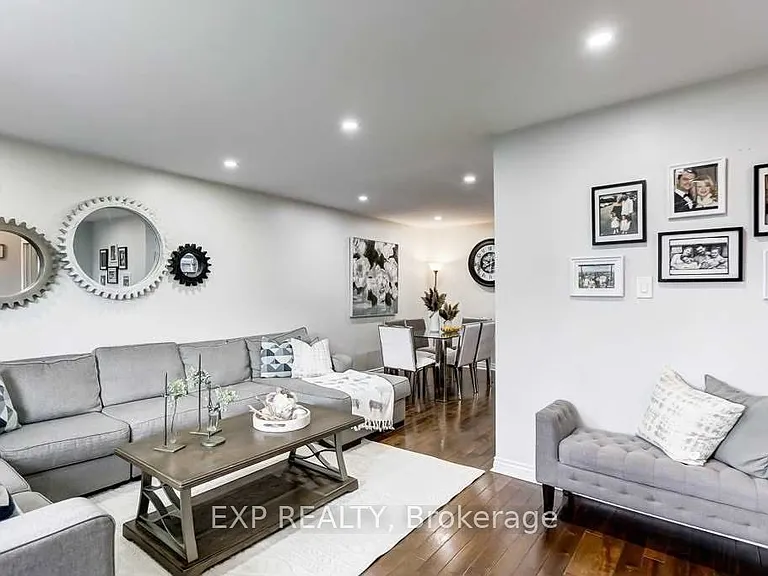 72 Billington Cres #UPPER — Photo 4