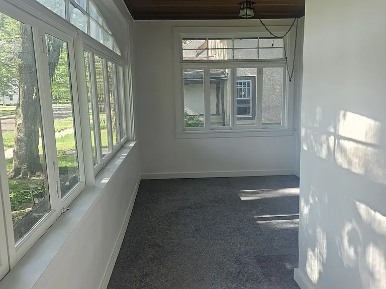 416 Hassan St SE — Photo 9