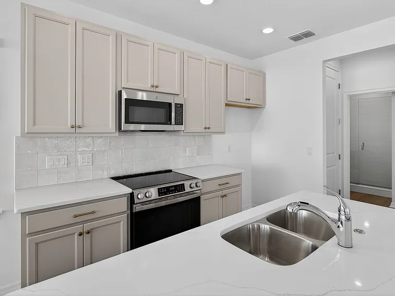 2926 Sail House Dr — Photo 5