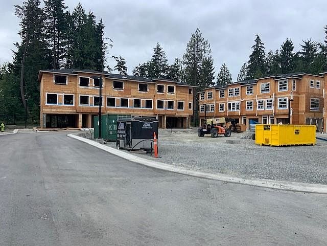 2nd image of 32970 Tunbridge Ave #1