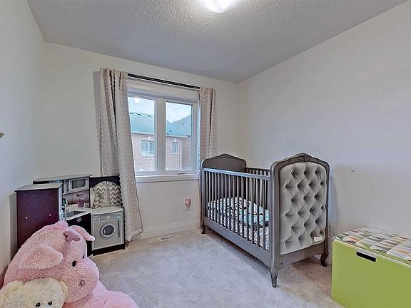 5th image of 60 Charlotte Abby Dr