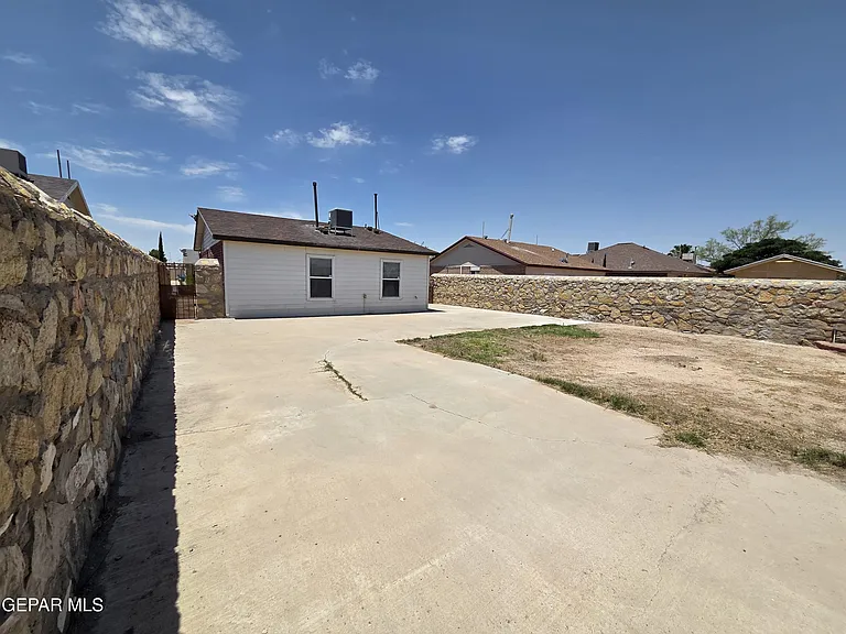 2304 Tierra Serena Rd — Photo 5