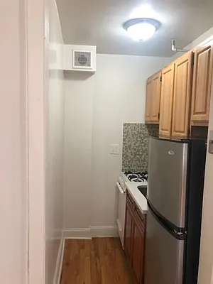 Rented by Lucien Perry | media 12