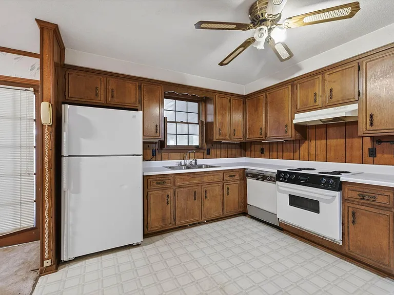 1886 Old Trenton Rd — Photo 9