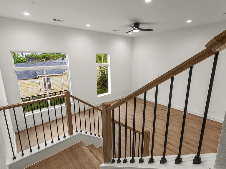 2203 Hondo Ave #303 — Photo 16