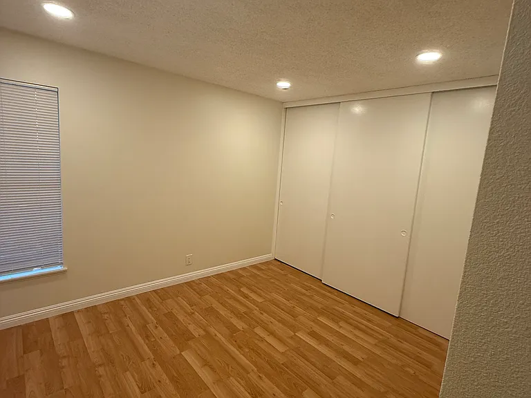 140 Lemon Grv — Photo 10