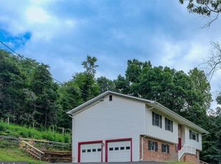 22 Wealthy Rd, Linden, VA 22642