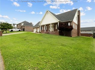 71 Shannon Dr, Hurricane, WV 25526