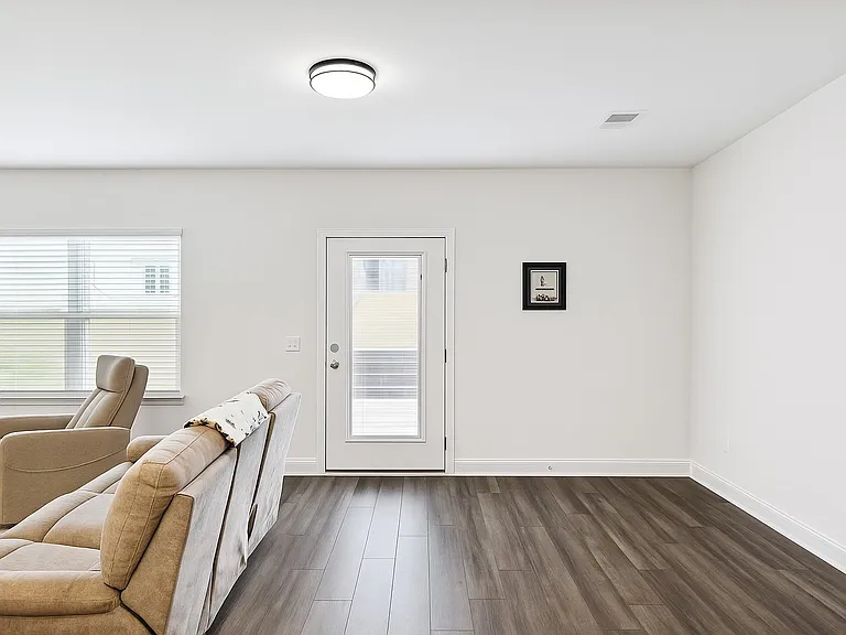 738 Prairie View Dr — Photo 21