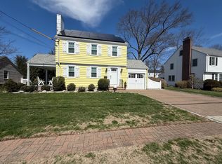 78 Gillies Rd, Hamden, CT 06517