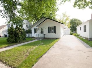 442 22nd St S, Fargo, ND 58103