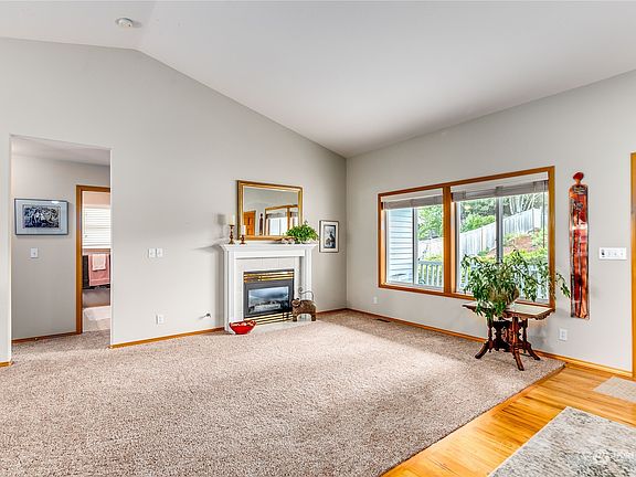 5th image of 20218 12th Avenue NE