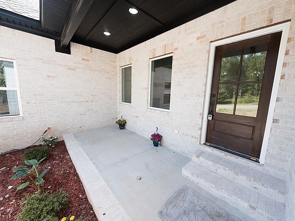 5th image of 1042 Skyline Dr