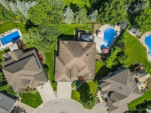 3rd image of 16 Elderberry Ct