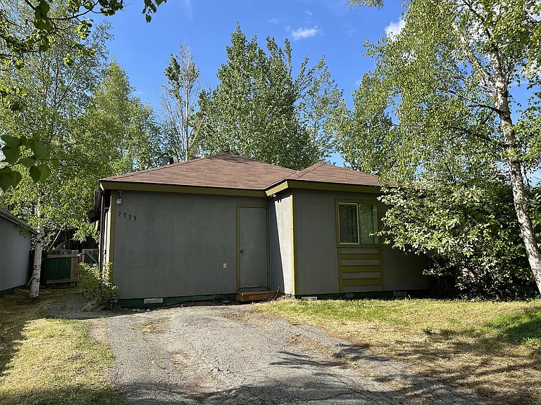 7533 Regal Mountain Dr — Photo 12