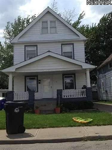 2148 W 104th St photo 1