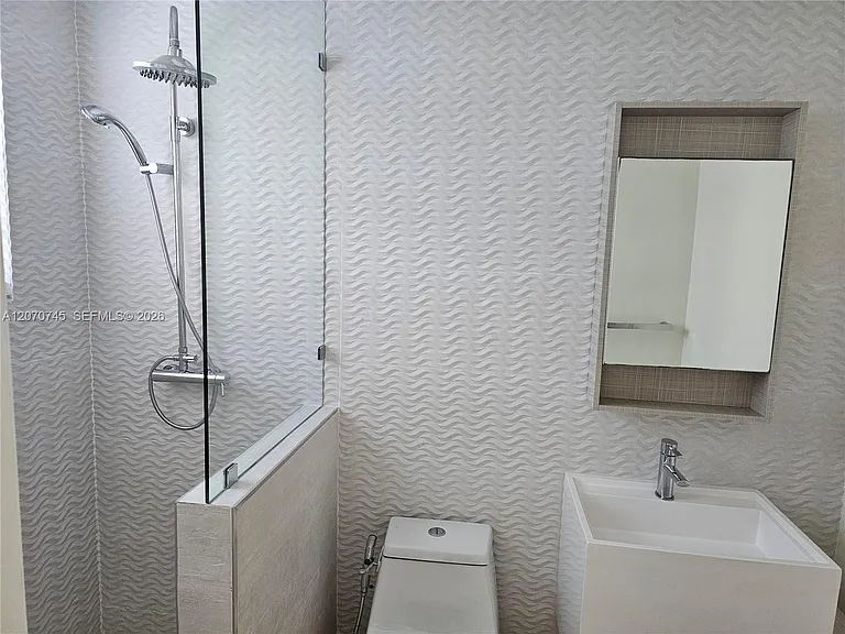 4501 NW 93rd Doral Ct — Photo 8
