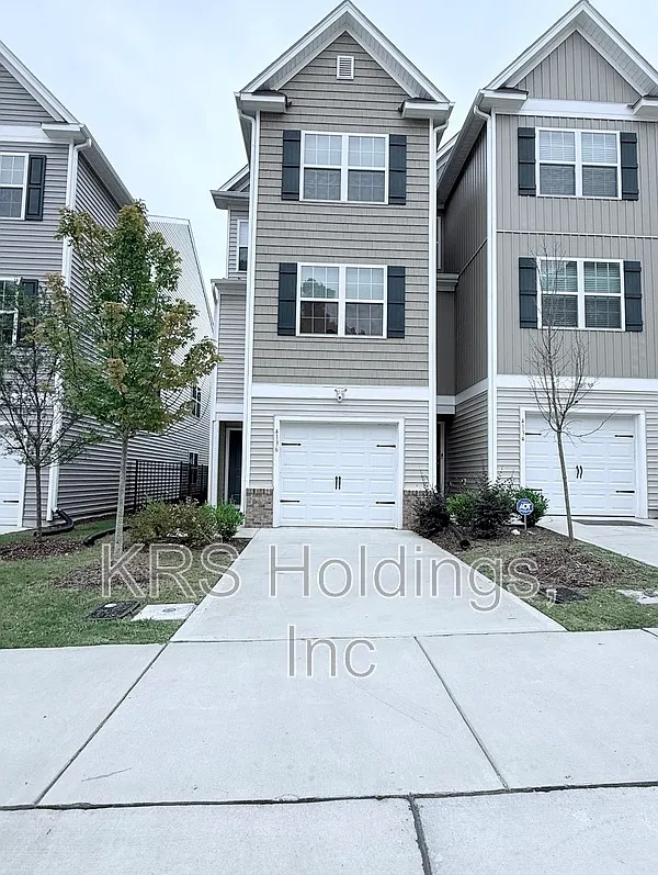 3 bed, 2.5 bath, 2093 sqft, $1,875 — Photo 1