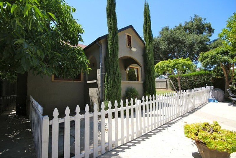 1st image of 981 N El Molino Ave
