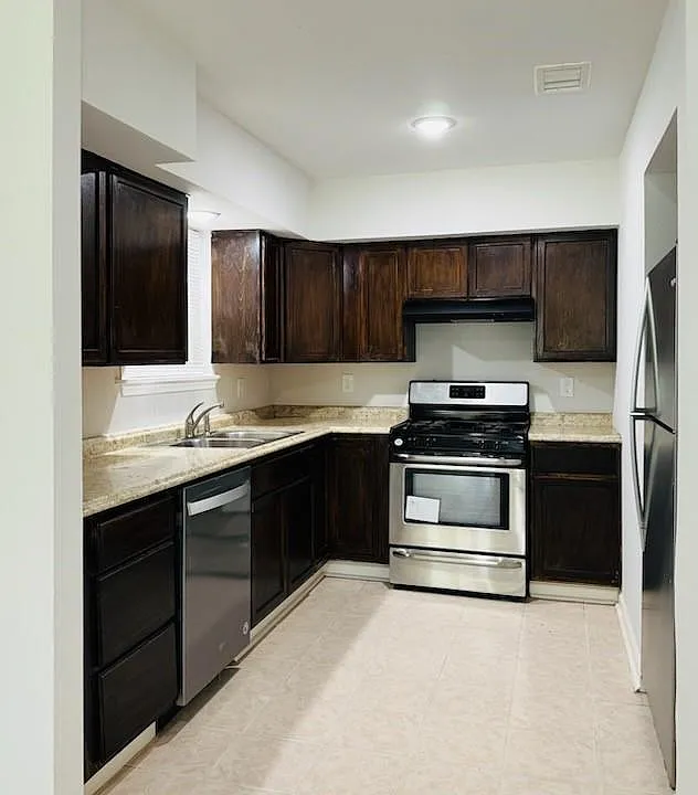 647 Regal St
