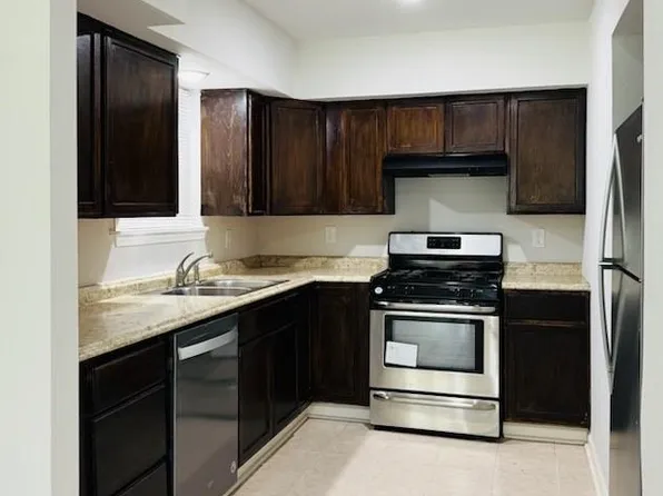 647 Regal St, Houston, TX 77034