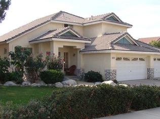 29467 Lochinvar Rd, Highland, CA 92346