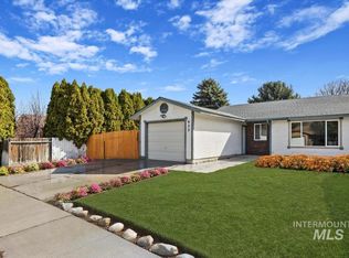 922 Wood River Dr, Twin Falls, ID 83301