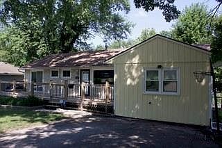 1st image of 1402 SW Peggy Cir