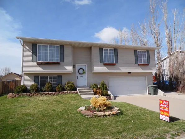 209 E Tonk St, Gillette, WY 82718