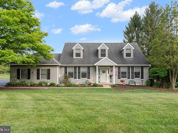 2nd image of 104 Noble Dr