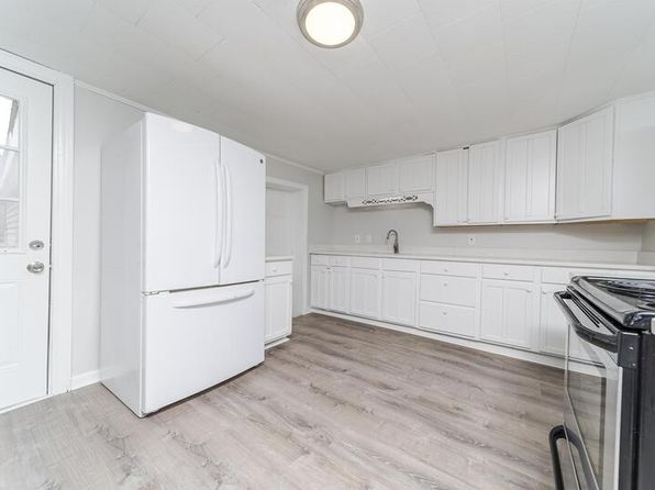 824 2nd St, Rensselaer, NY 12144 – 4-bedroom rental in Rensselaer