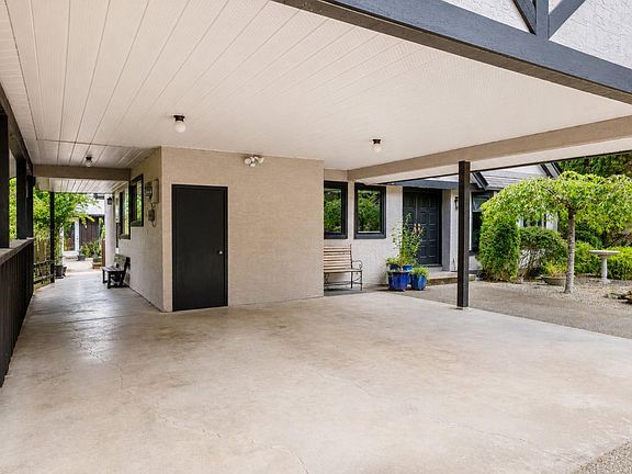 5th image of 4651 Alder Glen Rd