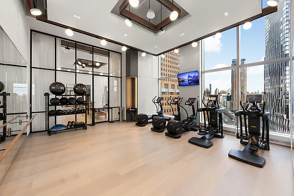 Rented by Extell Marketing Group LLC | media 62