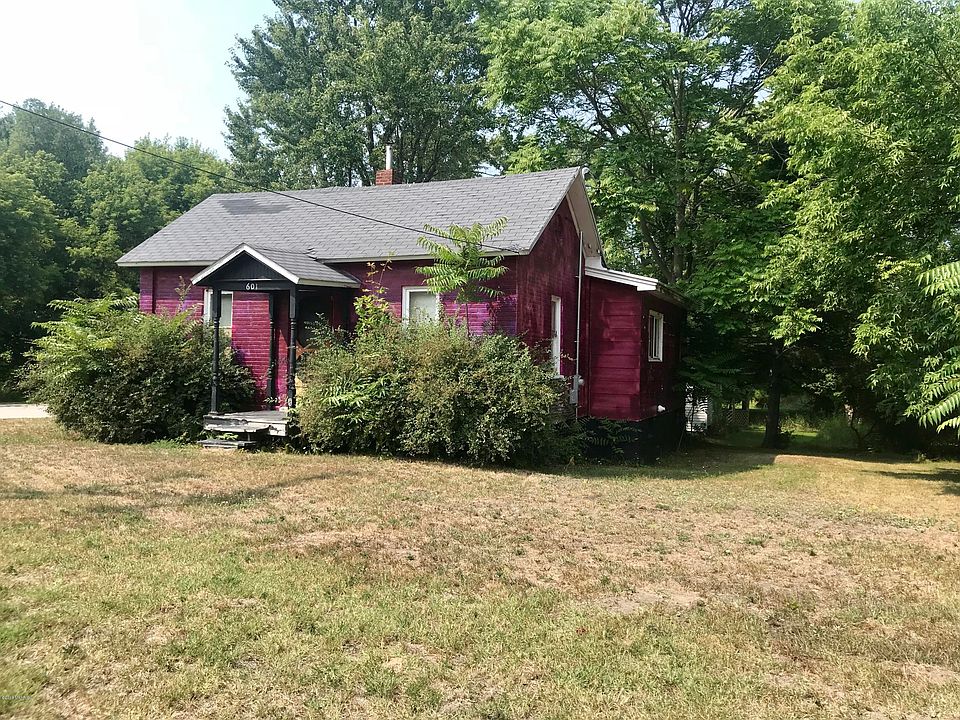 1st image of 601 1st St