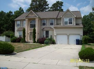 747 Saddlebrook Dr, Williamstown, NJ 08094
