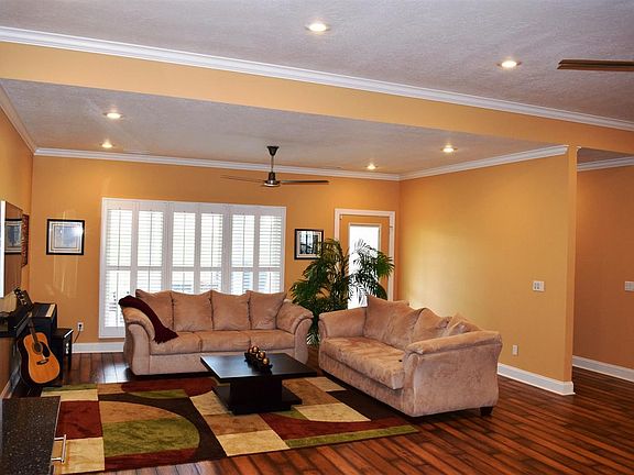 3rd image of 334 Paris Harbor Dr