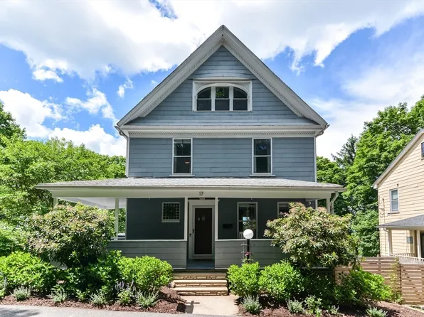 17 Uxbridge St, Worcester, MA 01605