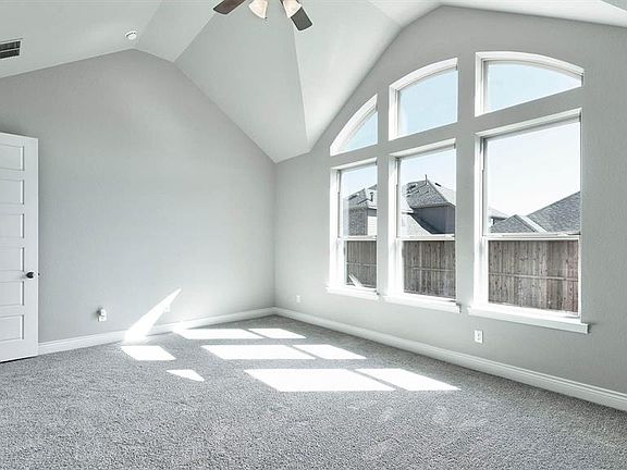 4th image of 1505 Daisy Corner Dr