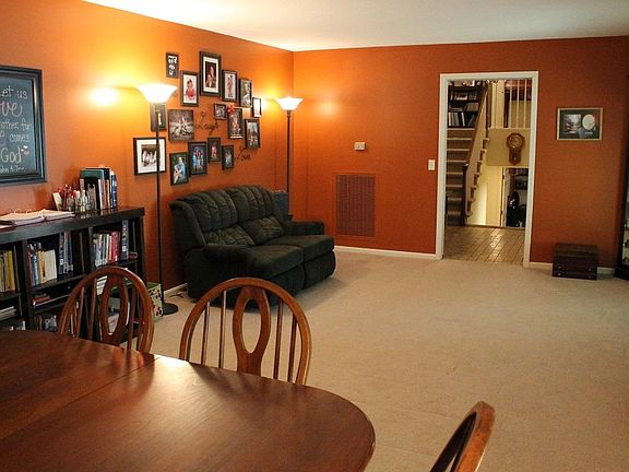 5th image of 1547 Oxford Dr