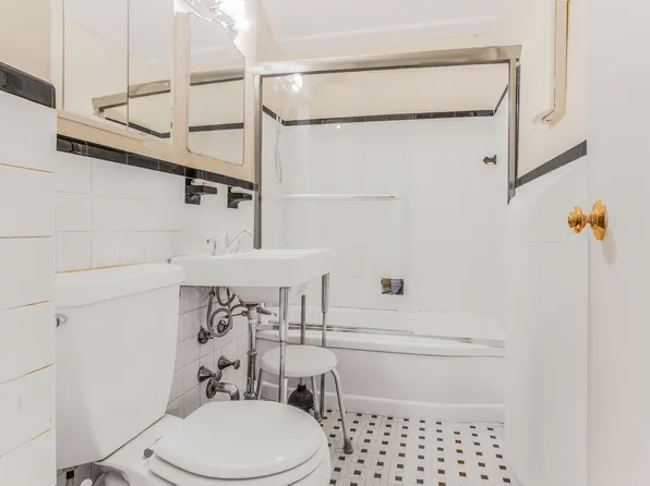 98-22 63rd Drive image 6 of 15