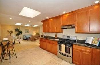 4th image of 2621 Newhall St