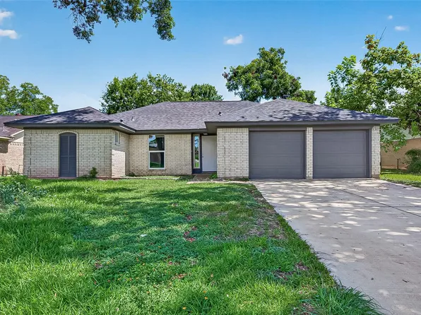 509 Southern Oaks Dr, Lake Jackson, TX 77566