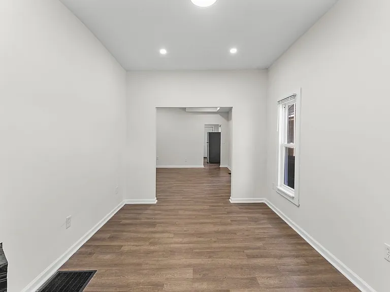 1339 Mooberry St — Photo 18