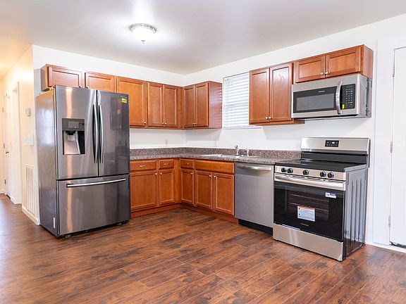 3rd image of 121 Tomarand Rd