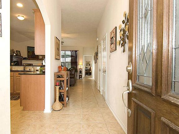The front door opens to tile flooring and a fantastic floorplan. You will love this layout.