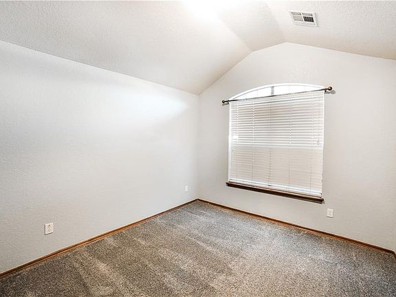 5th image of 3309 NW Coxwald Pl